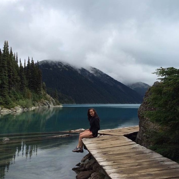 Hello , My name is Stacy. Welcome to my closet. ❤️ - Picture 1 of 2